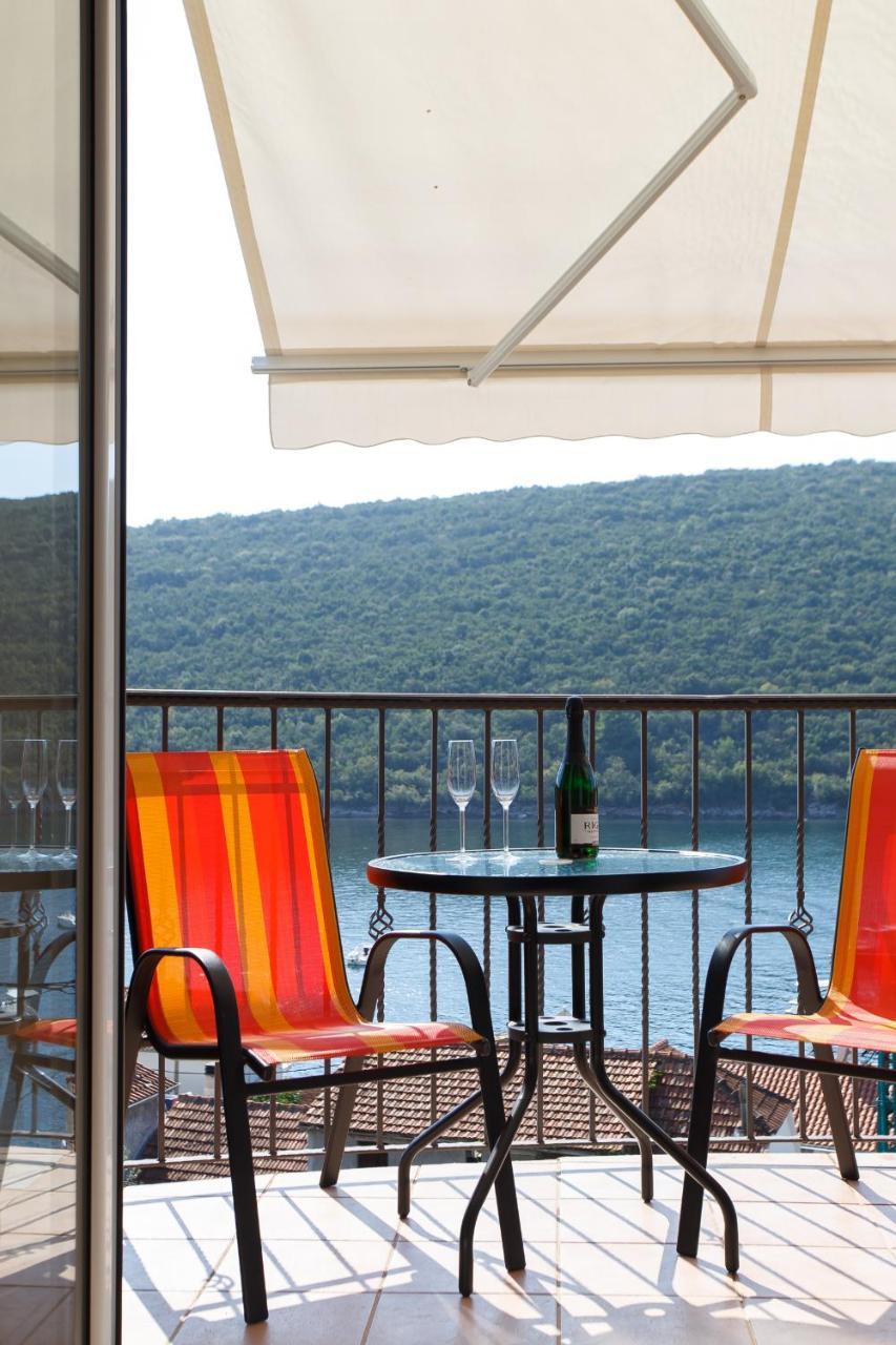 Suntime Apartment Tivat Exterior foto